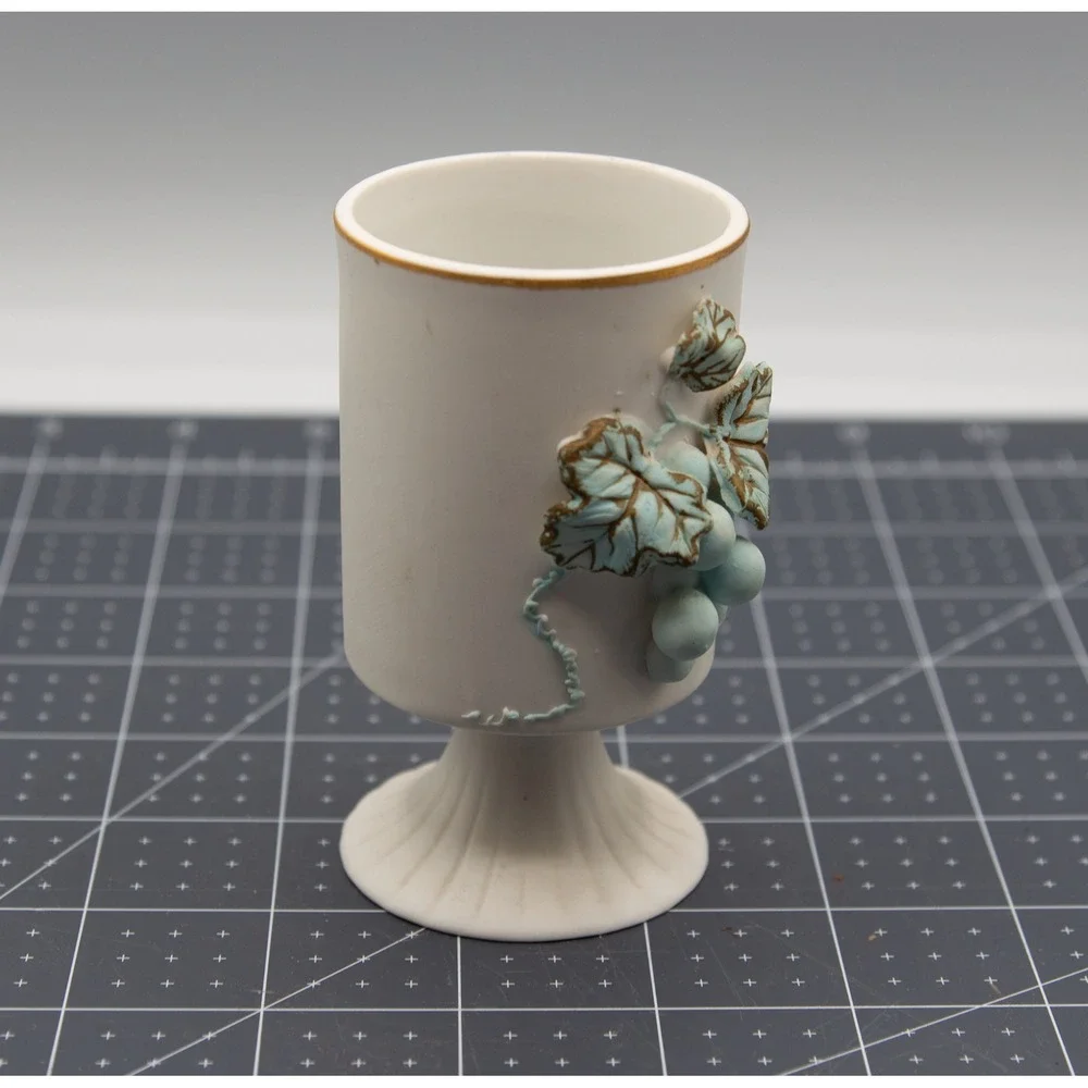 Vintage‎ Lefton China 2458 Blue Grape Footed Vase Matte White Gold Rim Japan